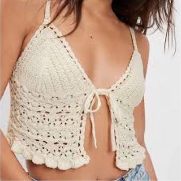 American Eagle Crochet Tie Front Cami Top - Picture 3 of 3